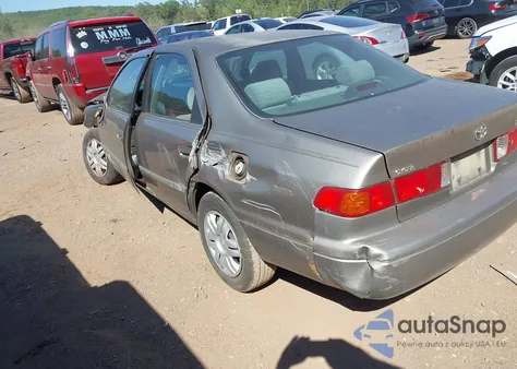 2001 Toyota Camry Le z USA, uszkodzony, nr VIN 4T1BG22K61U076312